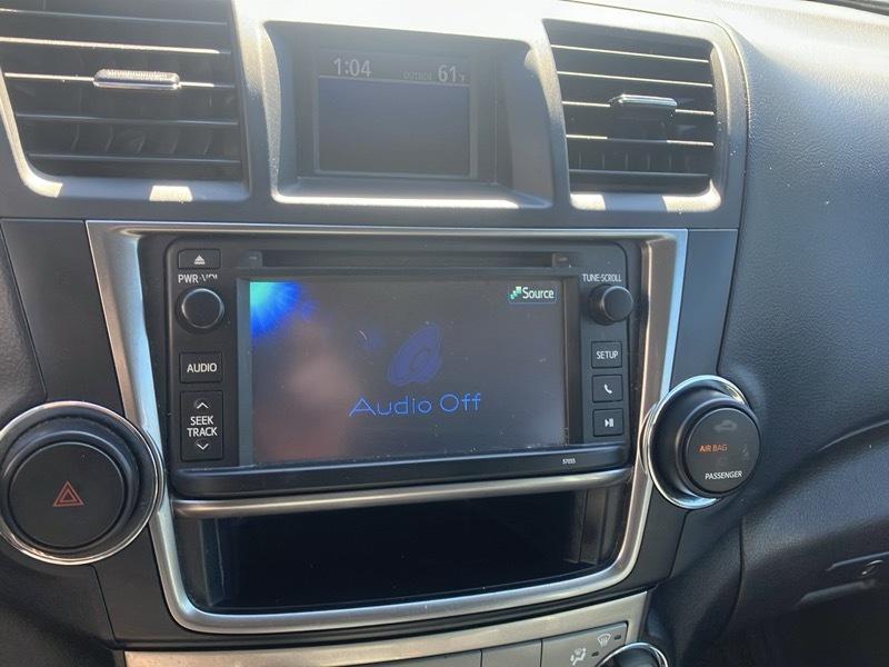 Toyota Highlander Base 4WD 2013
