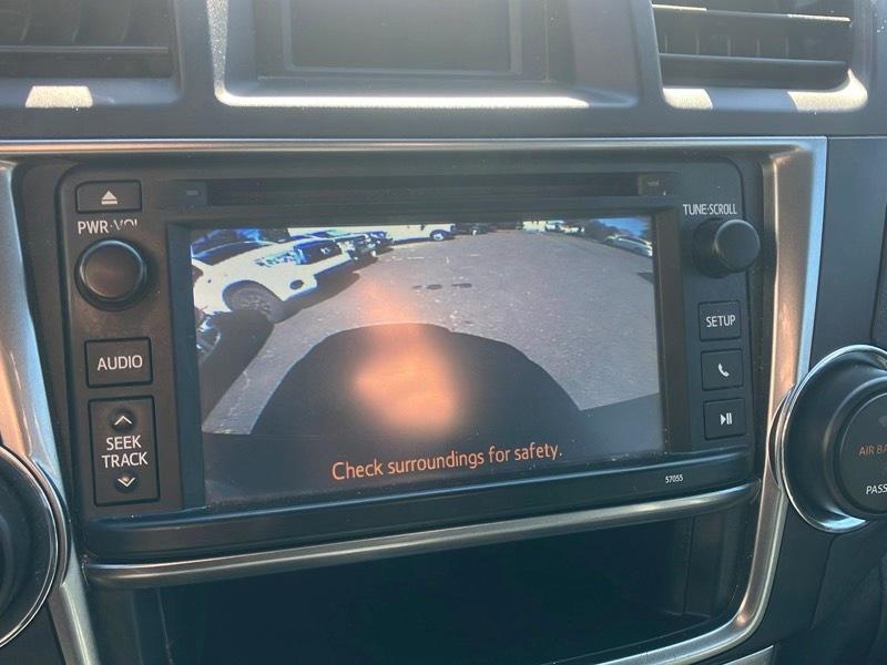 Toyota Highlander Base 4WD 2013