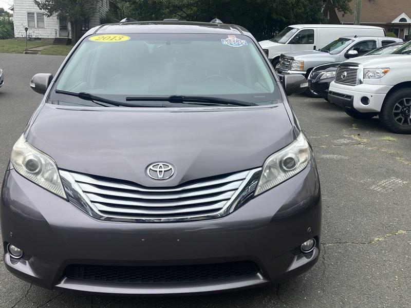 Toyota Sienna Limited AWD 7-Passenger V6 2013
