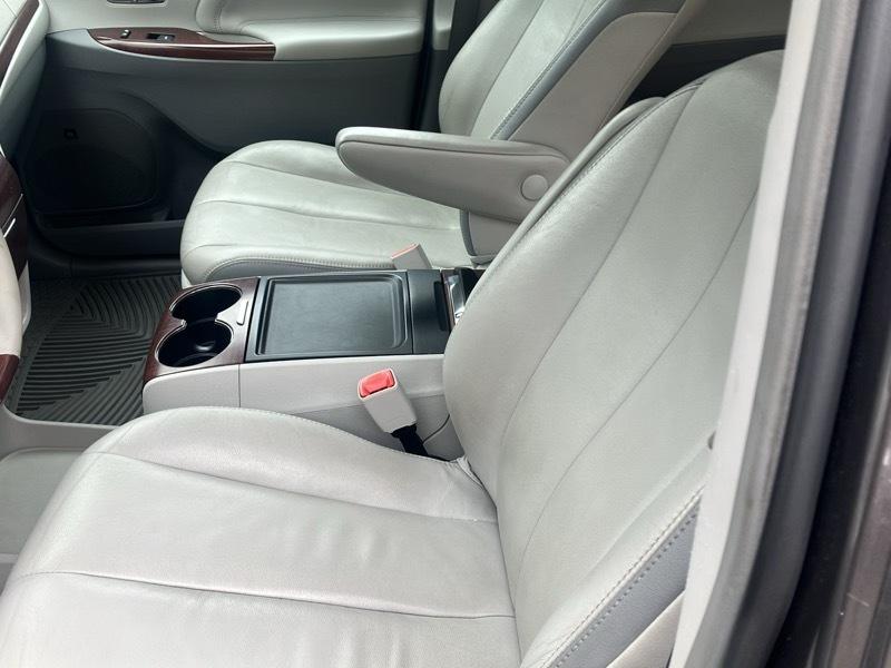 Toyota Sienna Limited AWD 7-Passenger V6 2013