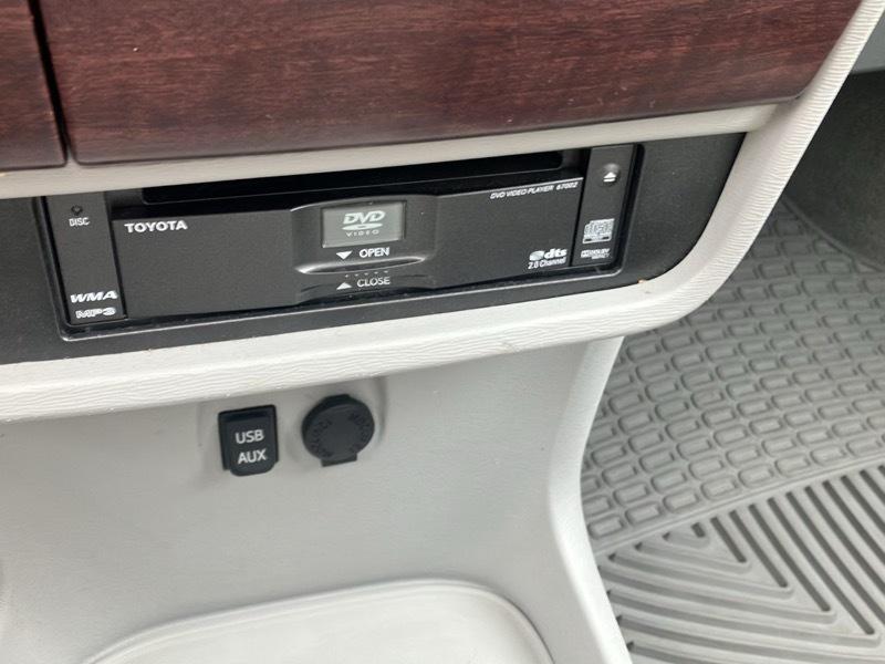 Toyota Sienna Limited AWD 7-Passenger V6 2013