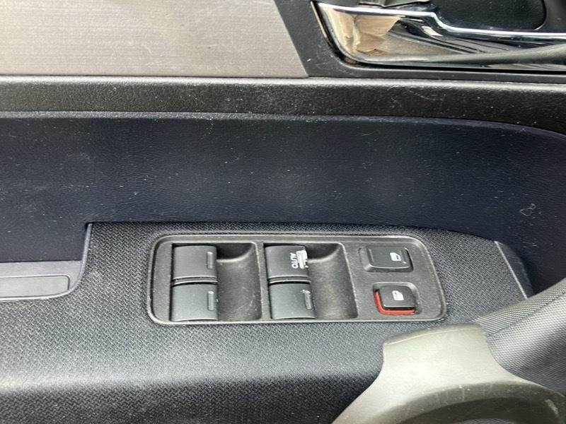 Honda CR-V SE 4WD 5-Speed AT 2011