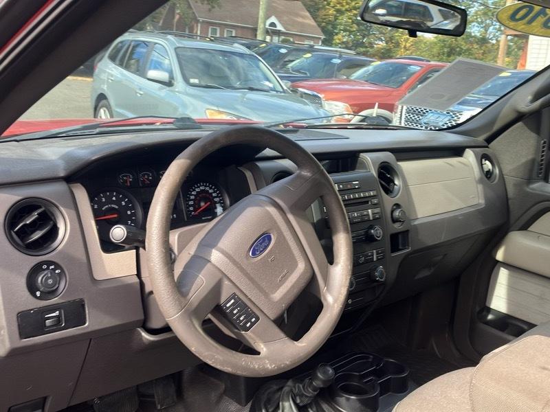 Ford F-150 STX 6.5-ft. Bed 4WD 2010