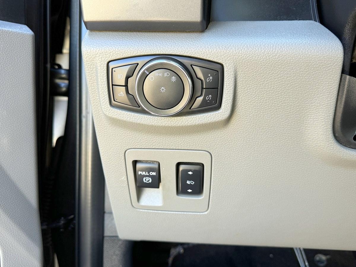 Ford F-150 XLT SuperCrew Short Bed 4WD 2020