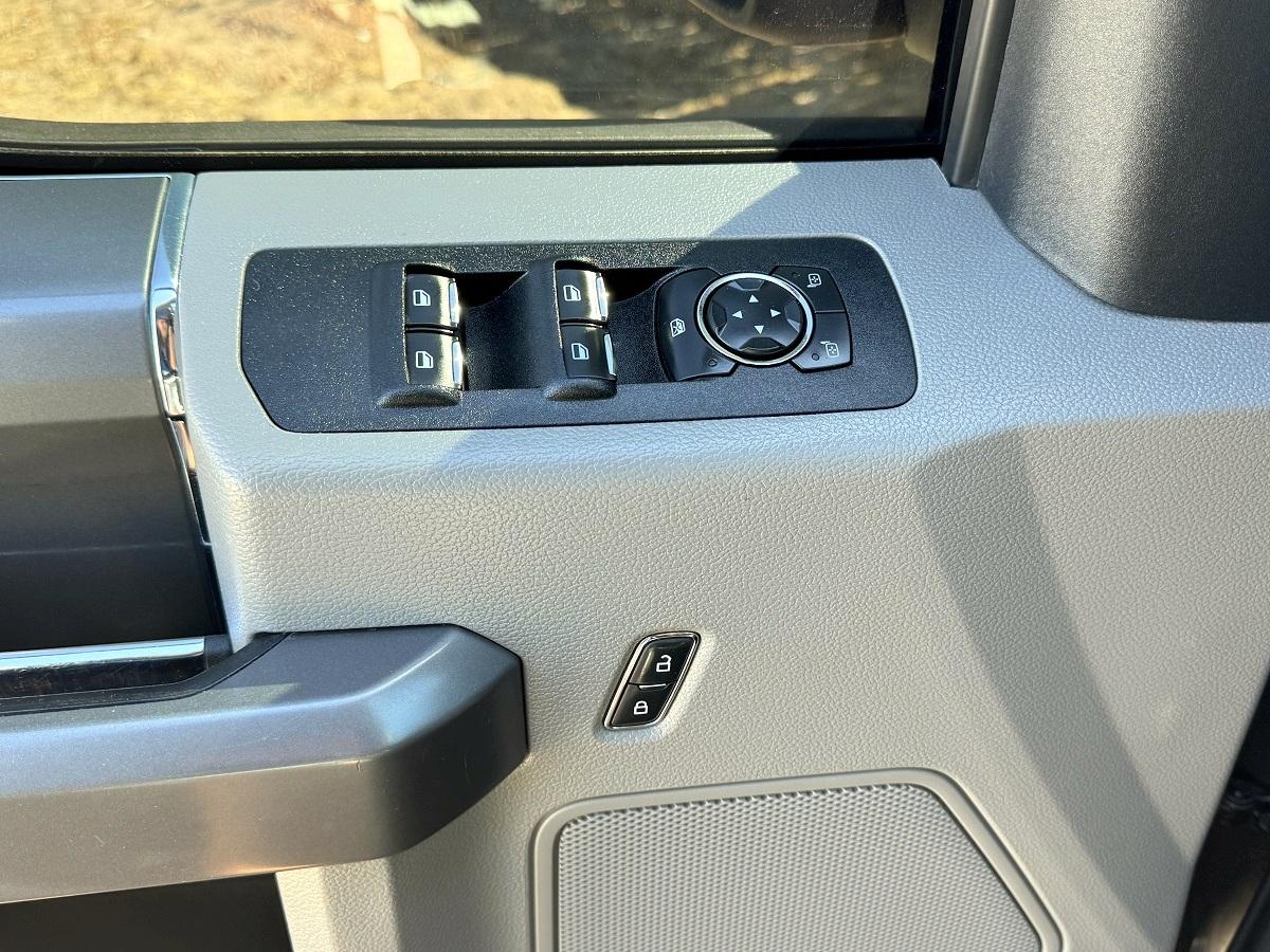 Ford F-150 XLT SuperCrew Short Bed 4WD 2020