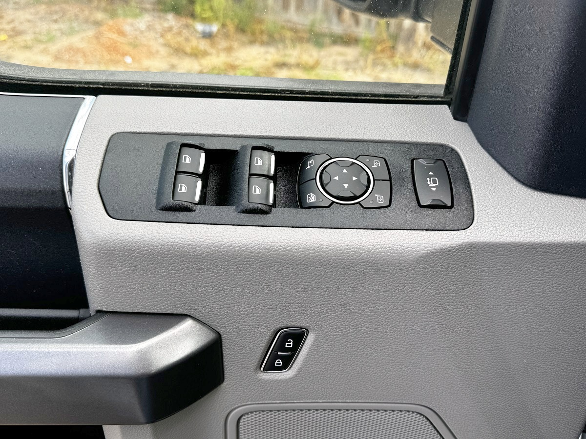 Ford F-250 SD XLT Crew Cab Short Bed 4WD 2022 Ford F-250 SD XLT Crew Cab Short Bed 4WD 2022