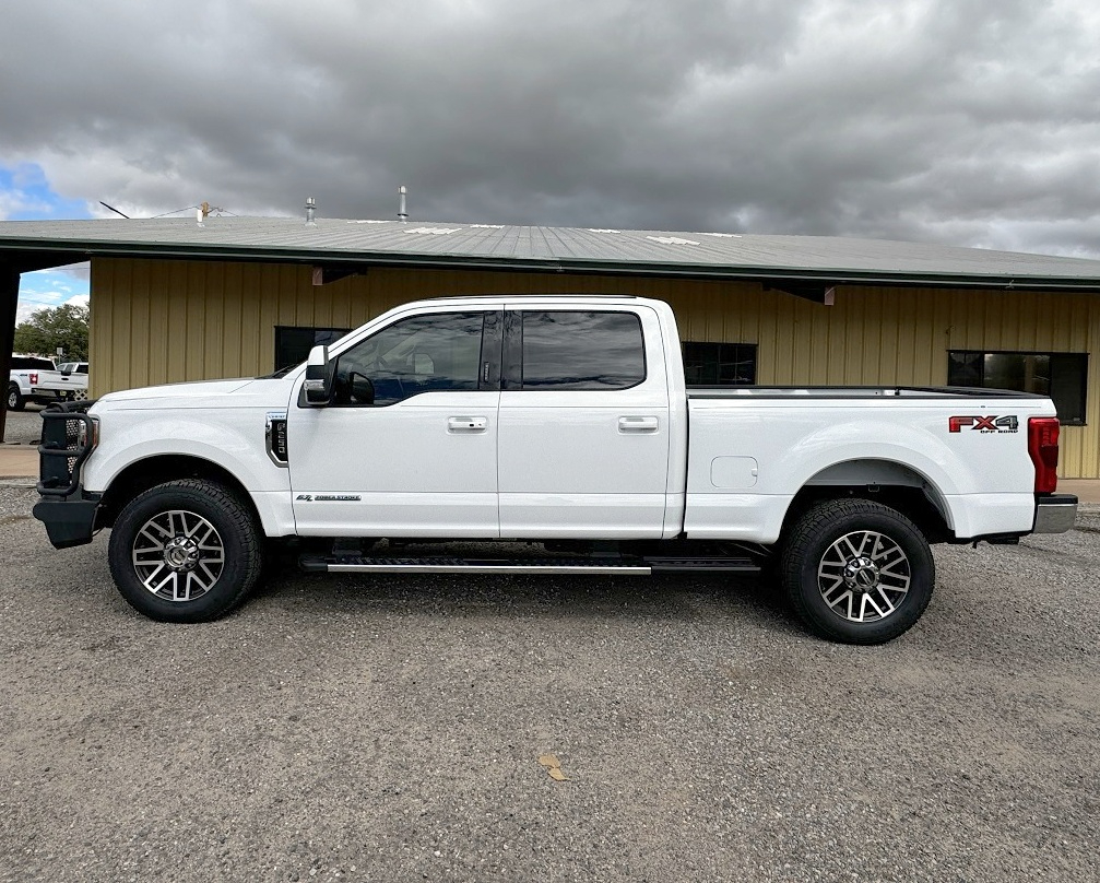 Ford F-250 SD Lariat Crew Cab Short Bed 4WD 2019 Ford F-250 SD Lariat Crew Cab Short Bed 4WD 2019