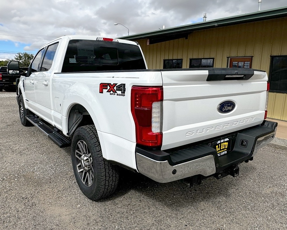 Ford F-250 SD Lariat Crew Cab Short Bed 4WD 2019 Ford F-250 SD Lariat Crew Cab Short Bed 4WD 2019