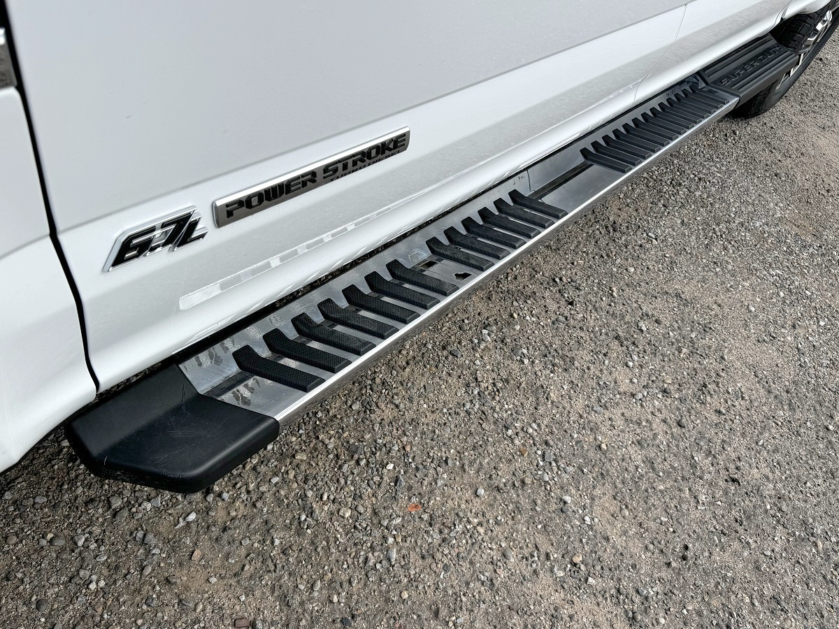 Ford F-250 SD Lariat Crew Cab Short Bed 4WD 2019 Ford F-250 SD Lariat Crew Cab Short Bed 4WD 2019