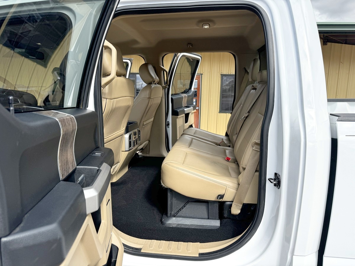 Ford F-250 SD Lariat Crew Cab Short Bed 4WD 2019 Ford F-250 SD Lariat Crew Cab Short Bed 4WD 2019