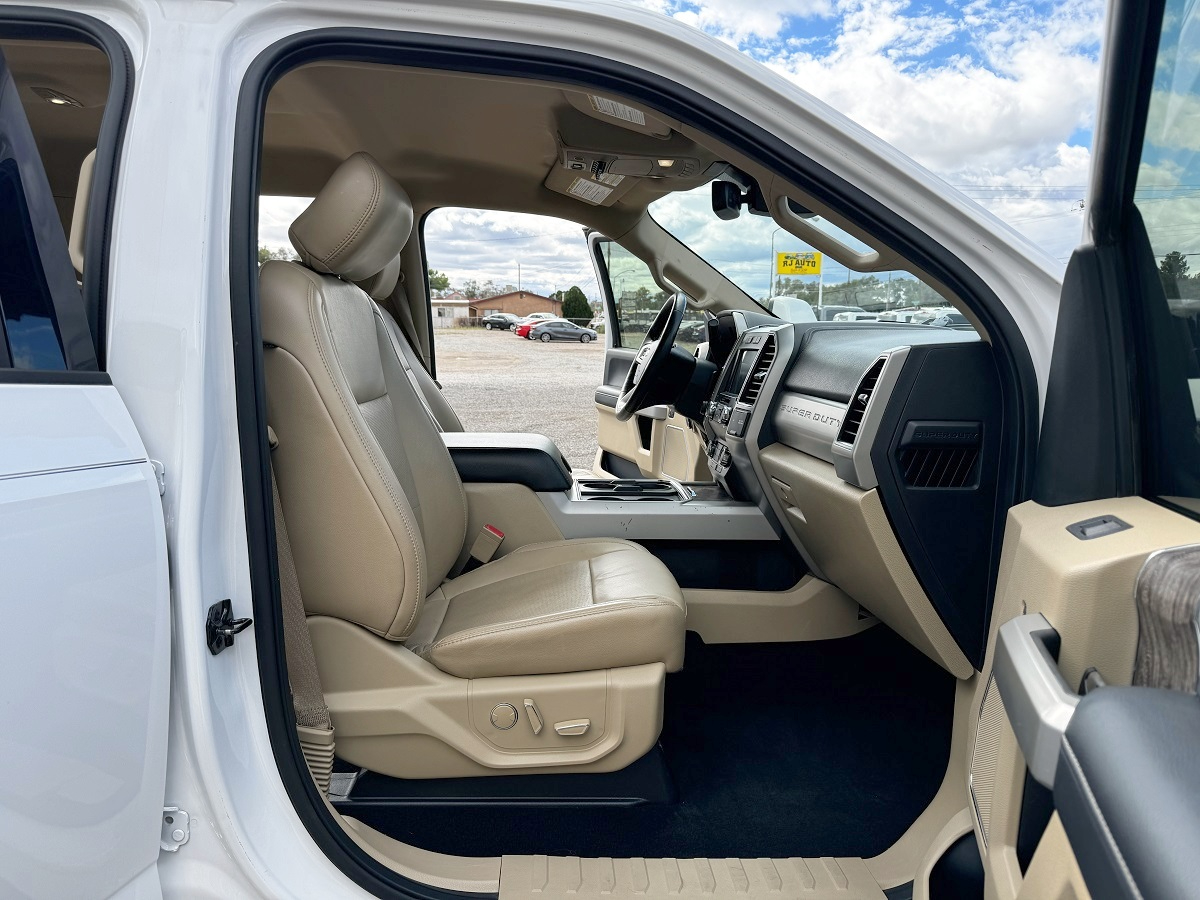 Ford F-250 SD Lariat Crew Cab Short Bed 4WD 2019 Ford F-250 SD Lariat Crew Cab Short Bed 4WD 2019