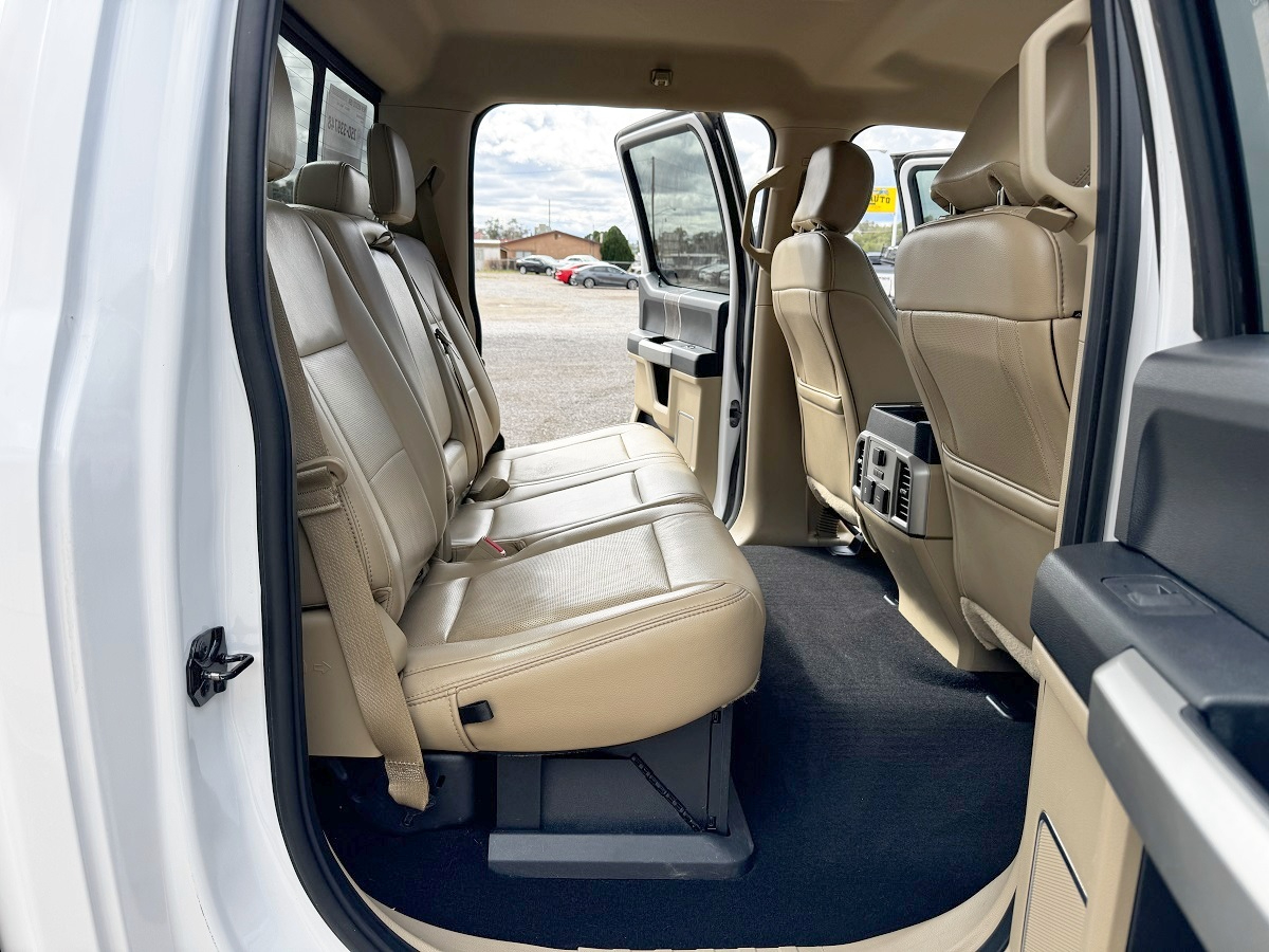 Ford F-250 SD Lariat Crew Cab Short Bed 4WD 2019 Ford F-250 SD Lariat Crew Cab Short Bed 4WD 2019