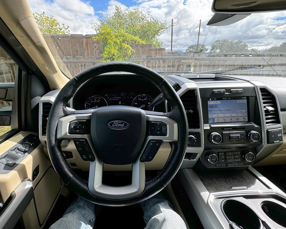 Ford F-250 SD Lariat Crew Cab Short Bed 4WD 2019 Ford F-250 SD Lariat Crew Cab Short Bed 4WD 2019