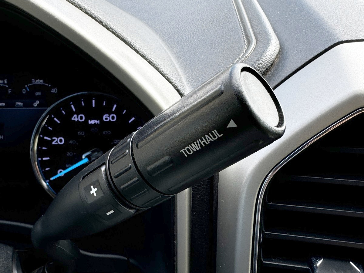 Ford F-250 SD Lariat Crew Cab Short Bed 4WD 2019 Ford F-250 SD Lariat Crew Cab Short Bed 4WD 2019