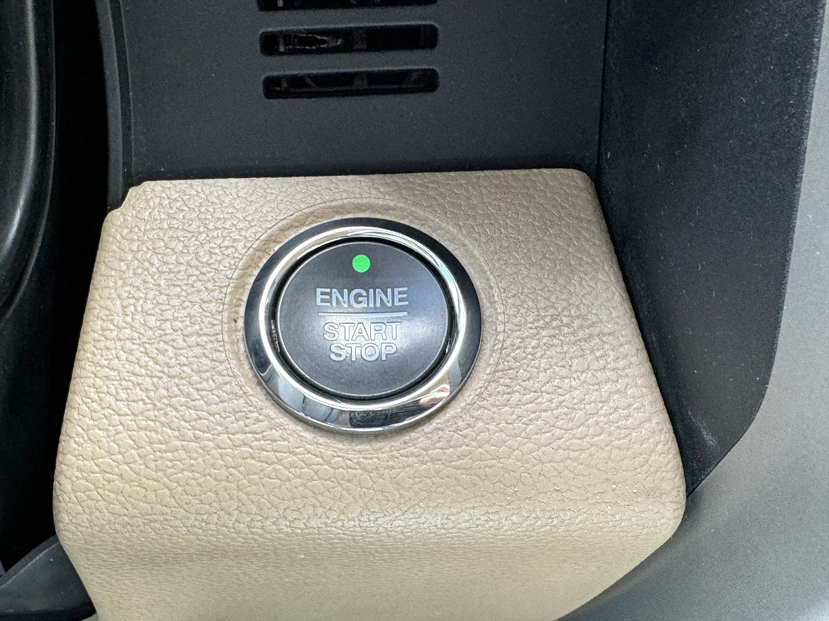 Ford F-250 SD Lariat Crew Cab Short Bed 4WD 2019 Ford F-250 SD Lariat Crew Cab Short Bed 4WD 2019