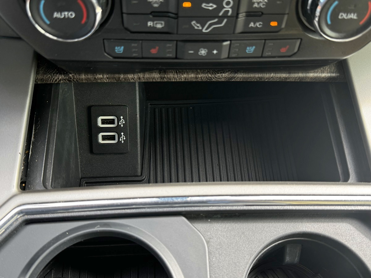 Ford F-250 SD Lariat Crew Cab Short Bed 4WD 2019 Ford F-250 SD Lariat Crew Cab Short Bed 4WD 2019