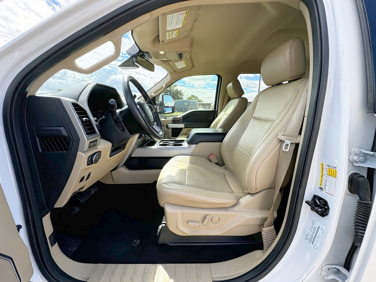 Ford F-250 SD Lariat Crew Cab Short Bed 4WD 2019 Ford F-250 SD Lariat Crew Cab Short Bed 4WD 2019