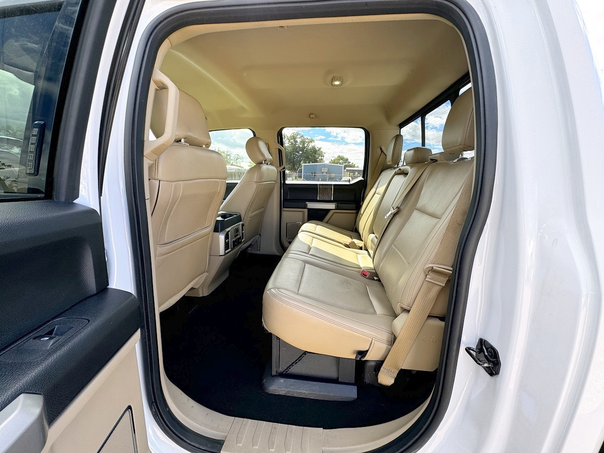 Ford F-250 SD Lariat Crew Cab Short Bed 4WD 2019 Ford F-250 SD Lariat Crew Cab Short Bed 4WD 2019