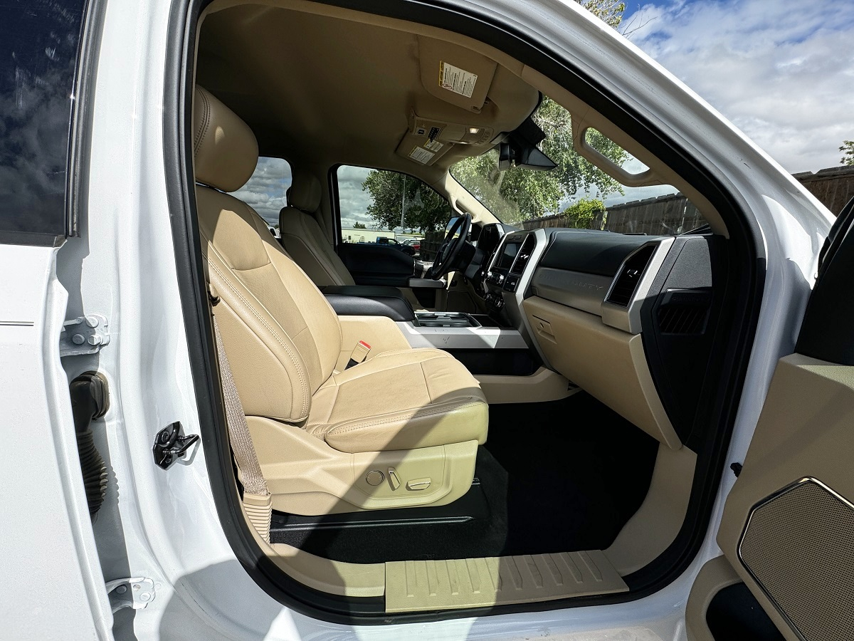 Ford F-250 SD Lariat Crew Cab Short Bed 4WD 2019 Ford F-250 SD Lariat Crew Cab Short Bed 4WD 2019