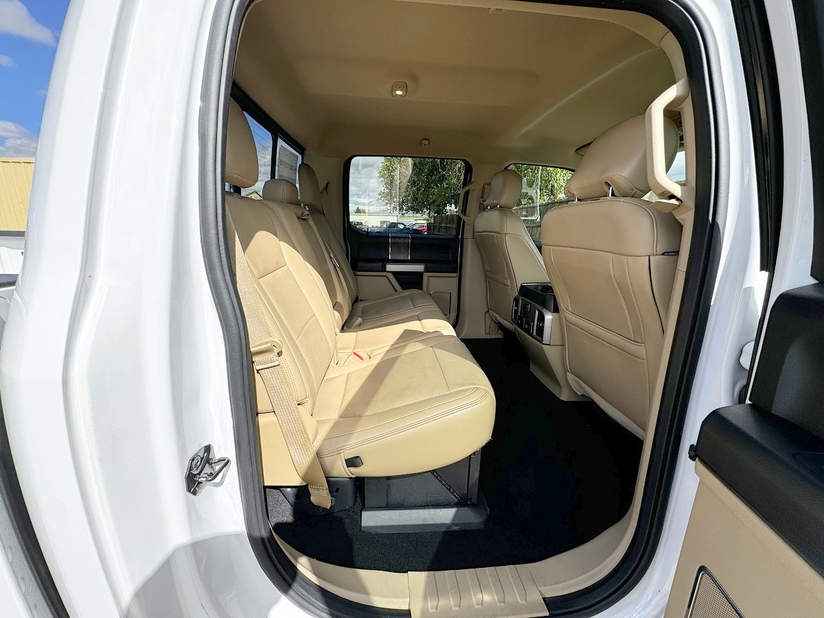 Ford F-250 SD Lariat Crew Cab Short Bed 4WD 2019 Ford F-250 SD Lariat Crew Cab Short Bed 4WD 2019