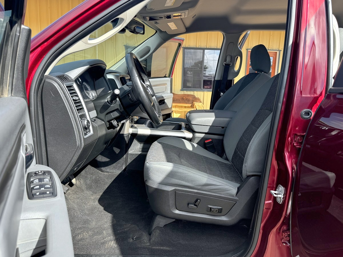 RAM 1500 SLT Crew Cab 4WD SWB 2018 RAM 1500 SLT Crew Cab 4WD SWB 2018