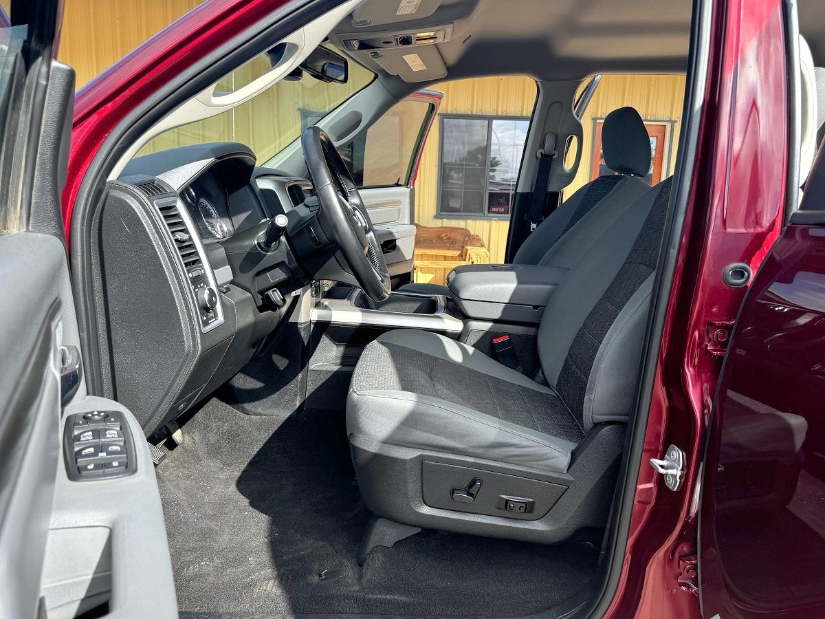 RAM 1500 SLT Quad Cab 4WD 2018