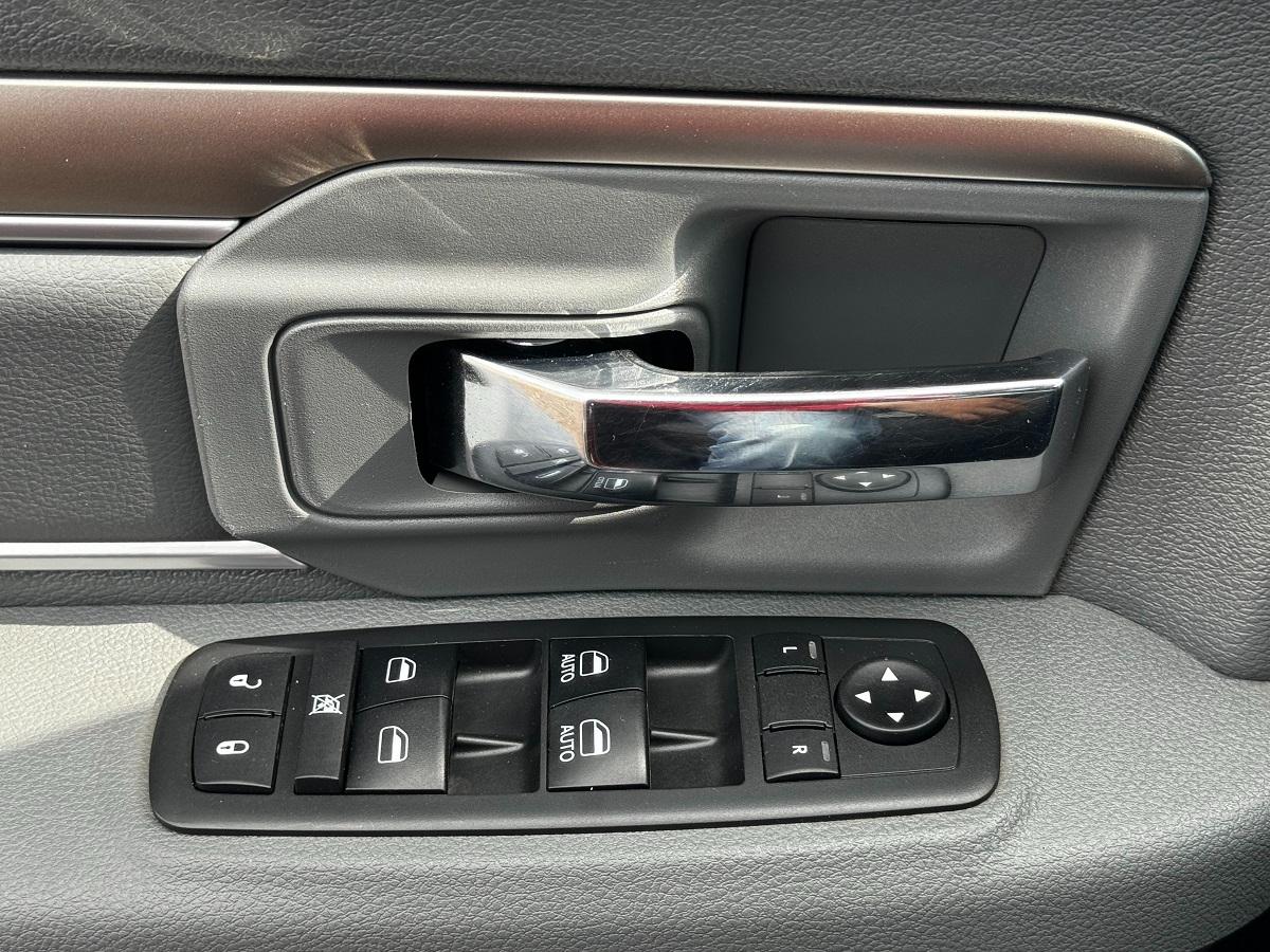 RAM 1500 SLT Quad Cab 4WD 2018