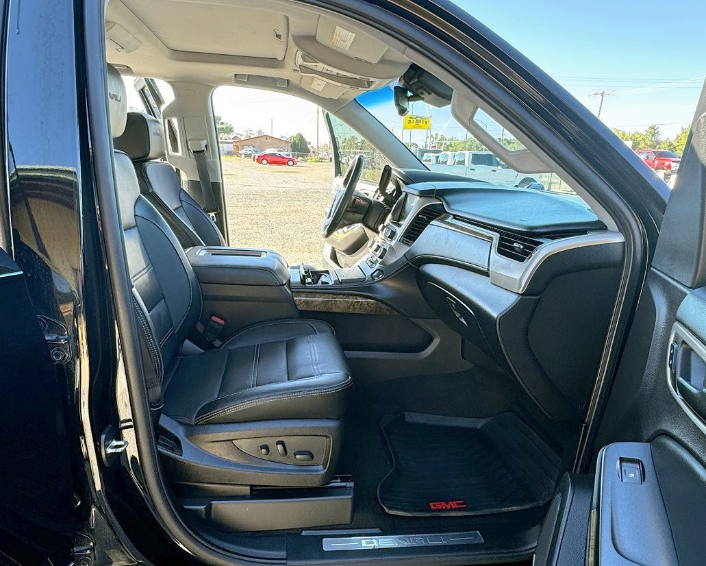 GMC Yukon Denali 4WD 2016 GMC Yukon Denali 4WD 2016