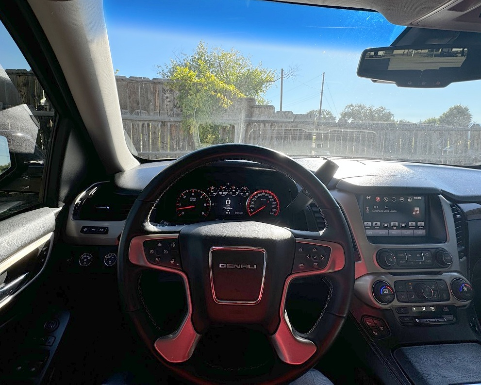GMC Yukon Denali 4WD 2016 GMC Yukon Denali 4WD 2016