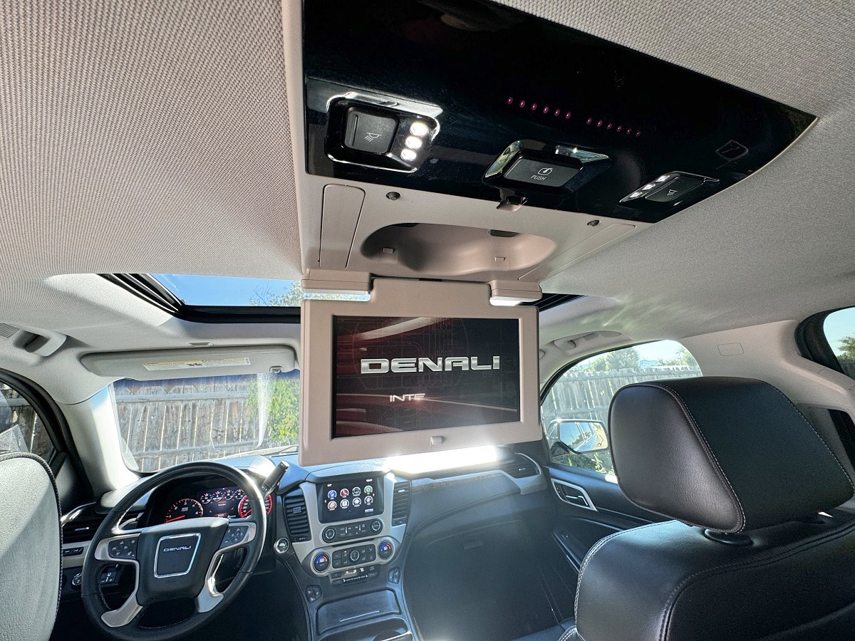 GMC Yukon Denali 4WD 2016 GMC Yukon Denali 4WD 2016