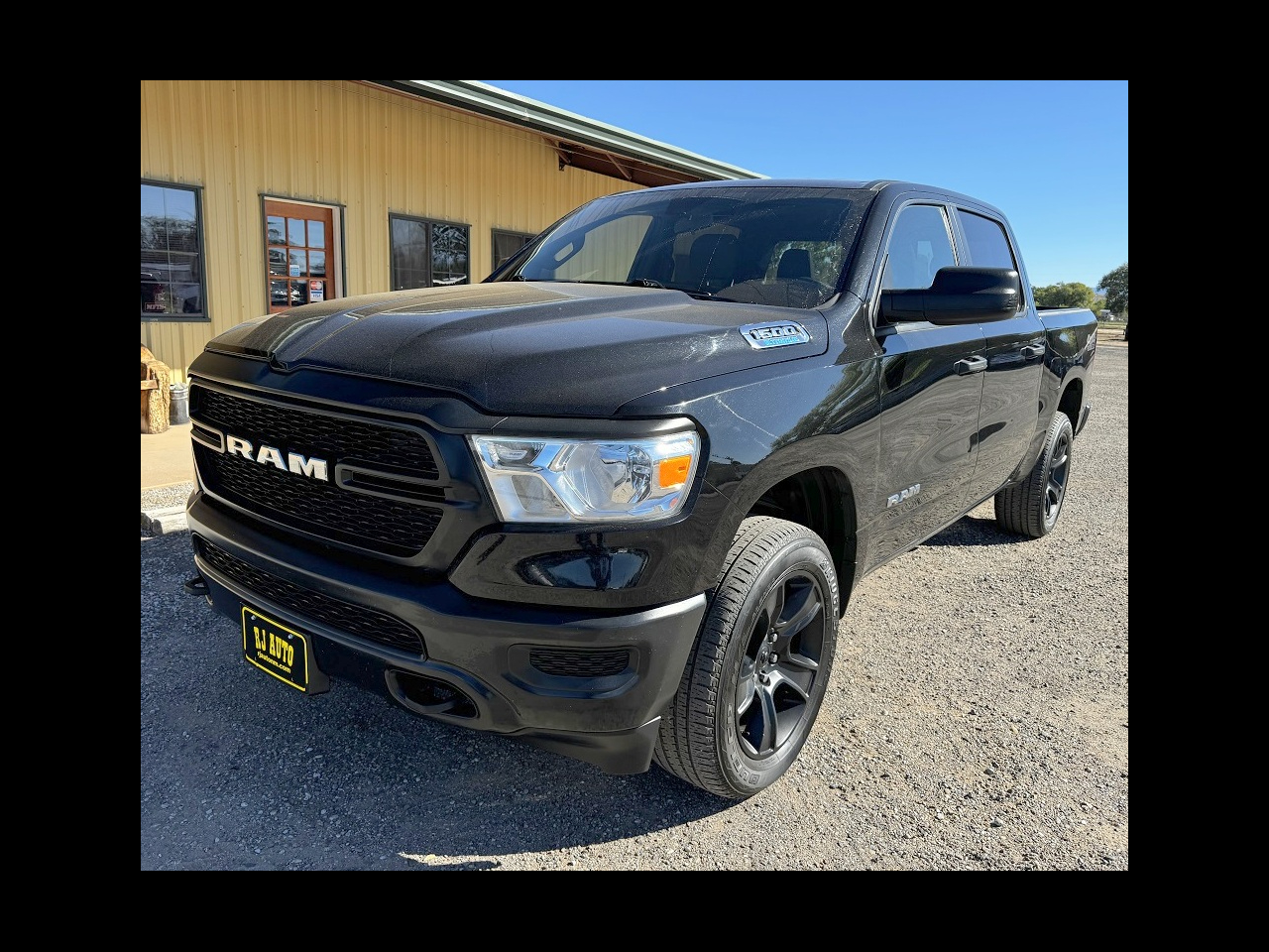 RAM 1500 Tradesman Crew Cab SB 4WD 2022 RAM 1500 Tradesman Crew Cab SB 4WD 2022