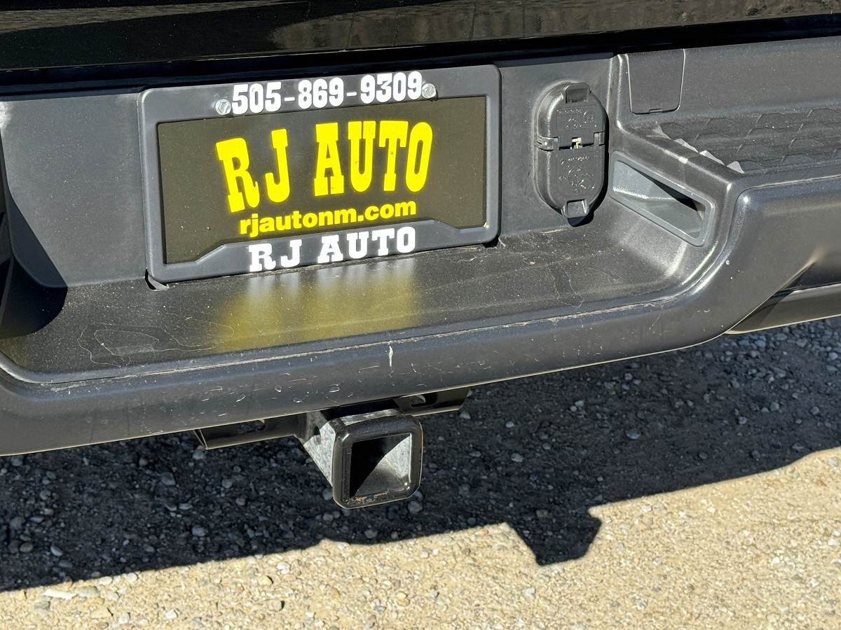 RAM 1500 Tradesman Crew Cab SB 4WD 2022 RAM 1500 Tradesman Crew Cab SB 4WD 2022