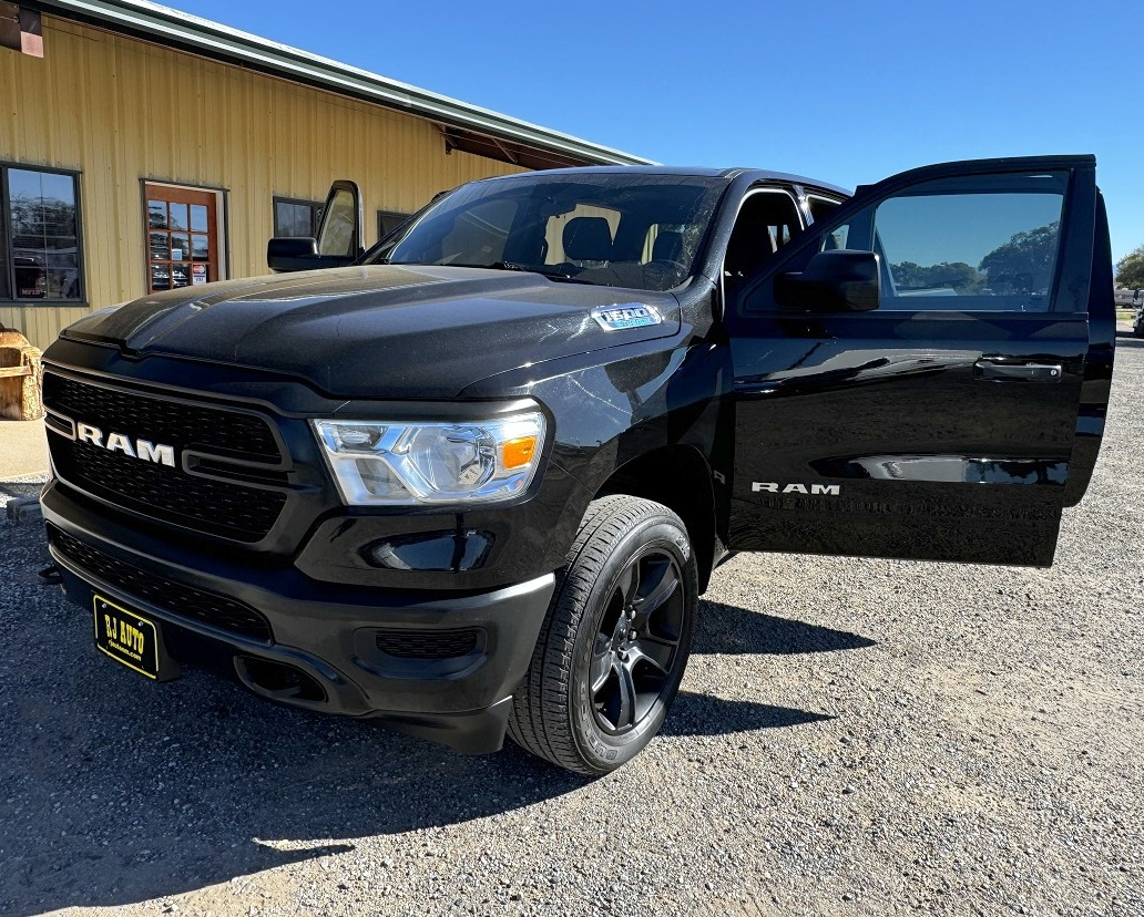 RAM 1500 Tradesman Crew Cab SB 4WD 2022 RAM 1500 Tradesman Crew Cab SB 4WD 2022