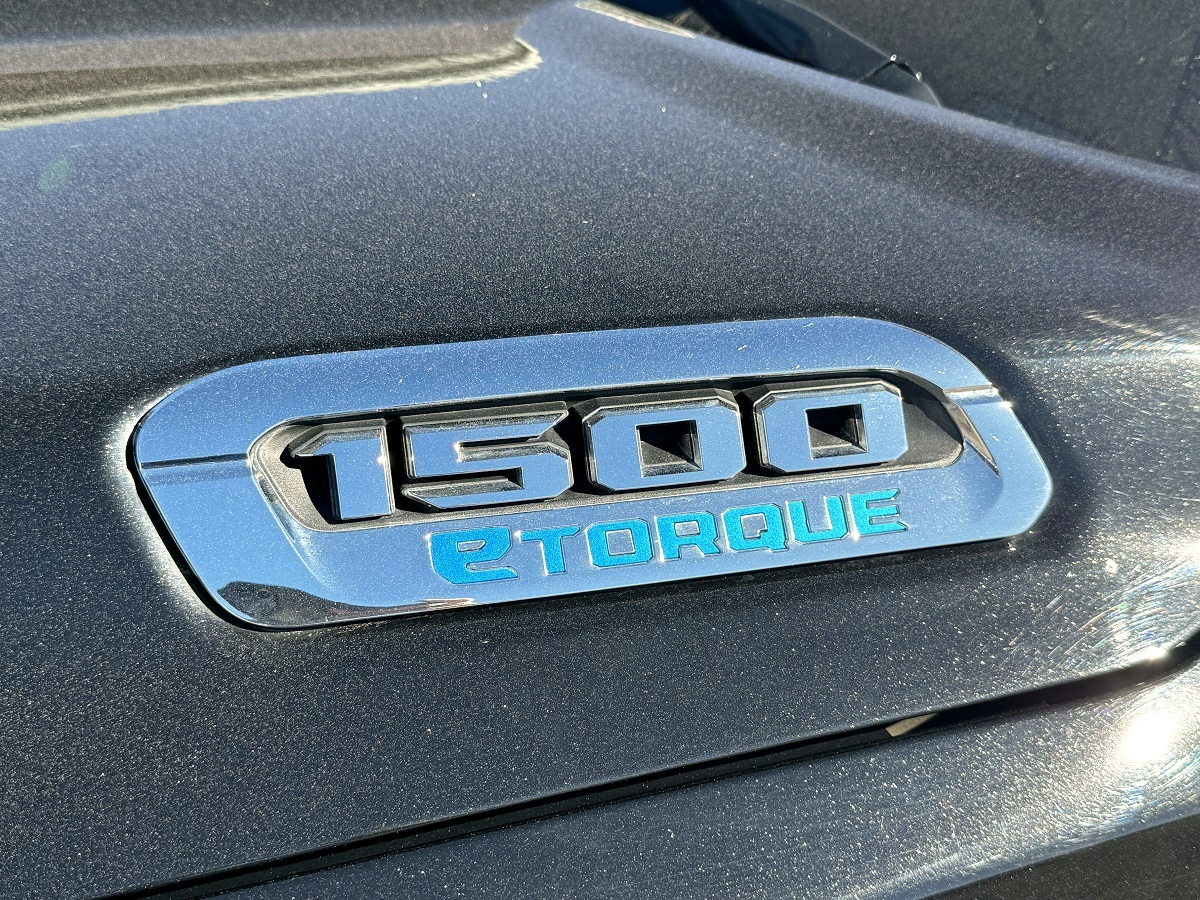 RAM 1500 Tradesman Crew Cab SB 4WD 2022 RAM 1500 Tradesman Crew Cab SB 4WD 2022