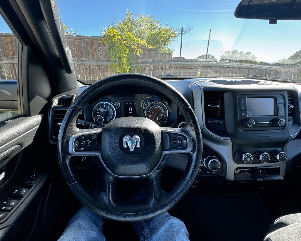 RAM 1500 Tradesman Crew Cab SB 4WD 2022 RAM 1500 Tradesman Crew Cab SB 4WD 2022