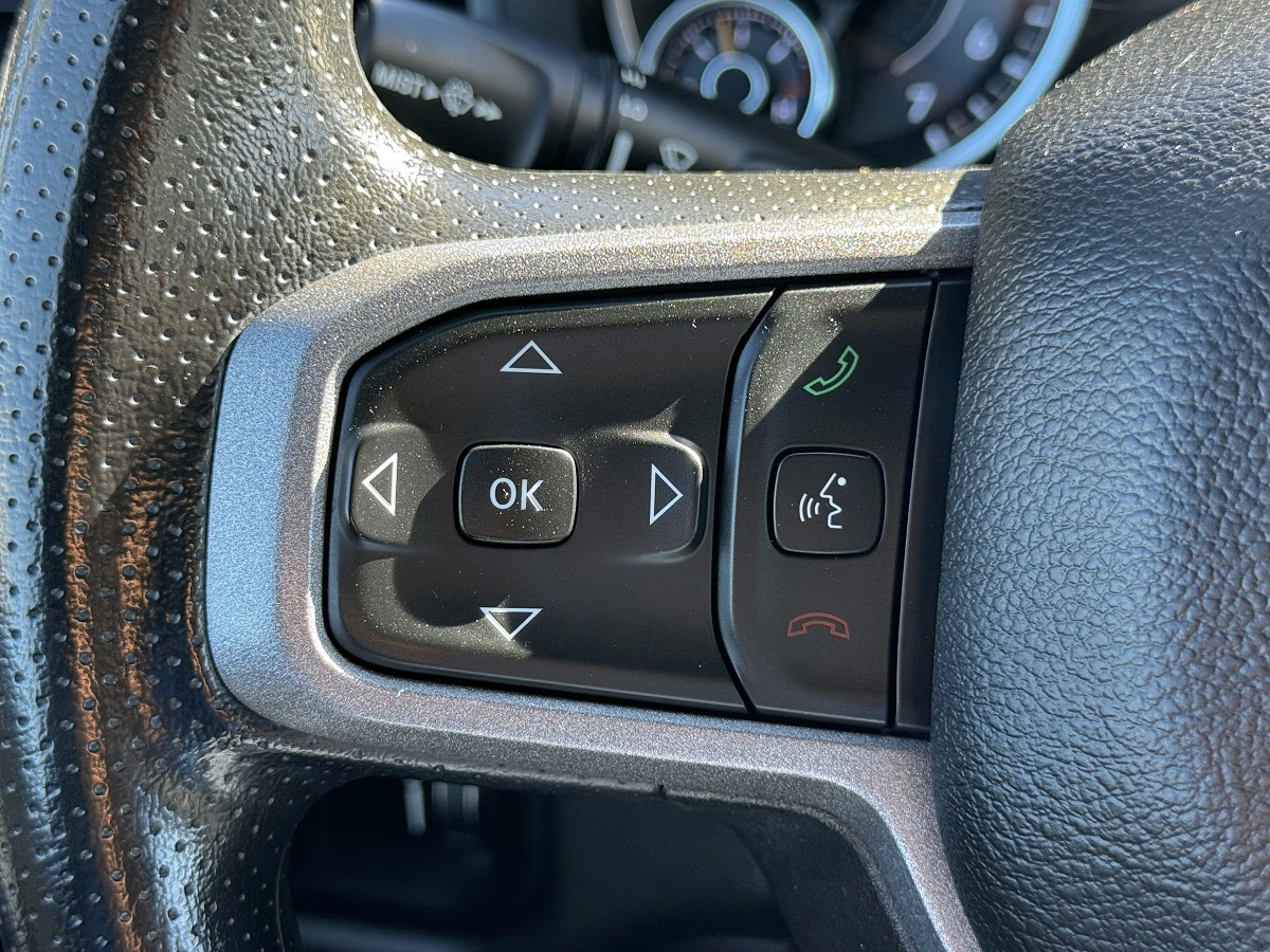 RAM 1500 Tradesman Crew Cab SB 4WD 2022 RAM 1500 Tradesman Crew Cab SB 4WD 2022