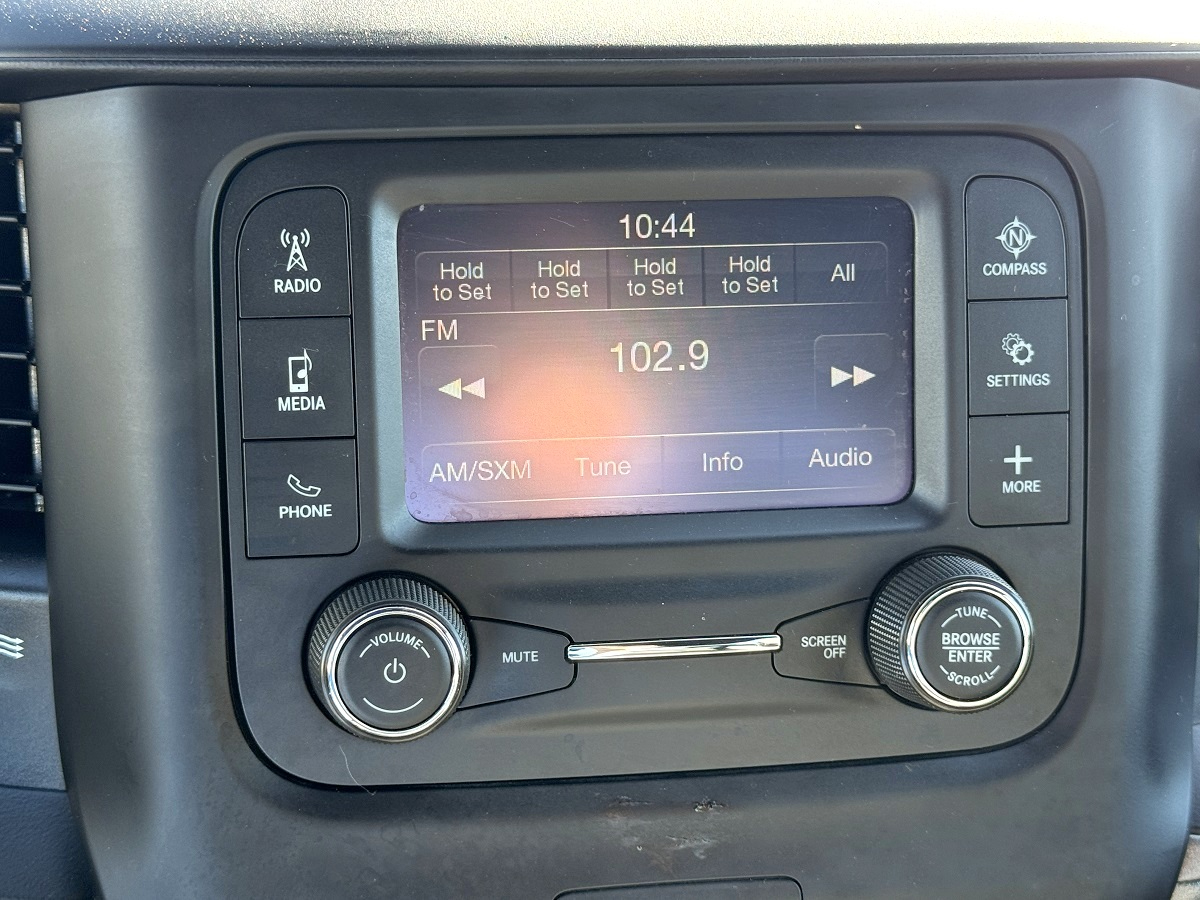 RAM 1500 Tradesman Crew Cab SB 4WD 2022 RAM 1500 Tradesman Crew Cab SB 4WD 2022