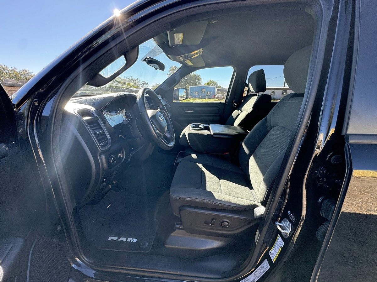 RAM 1500 Tradesman Crew Cab SB 4WD 2022 RAM 1500 Tradesman Crew Cab SB 4WD 2022