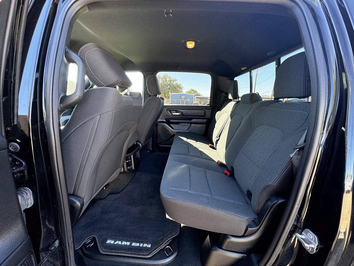 RAM 1500 Tradesman Crew Cab SB 4WD 2022 RAM 1500 Tradesman Crew Cab SB 4WD 2022