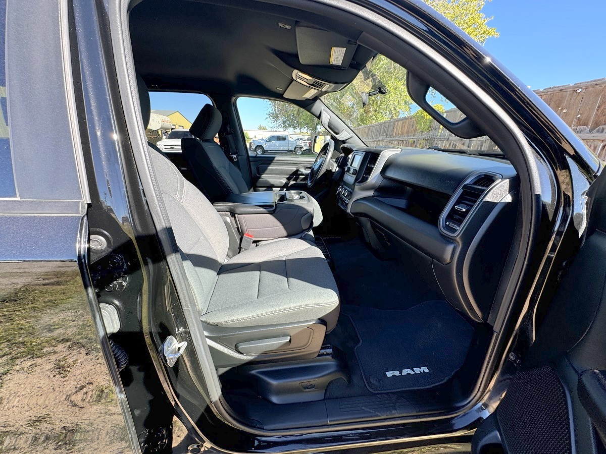 RAM 1500 Tradesman Crew Cab SB 4WD 2022 RAM 1500 Tradesman Crew Cab SB 4WD 2022