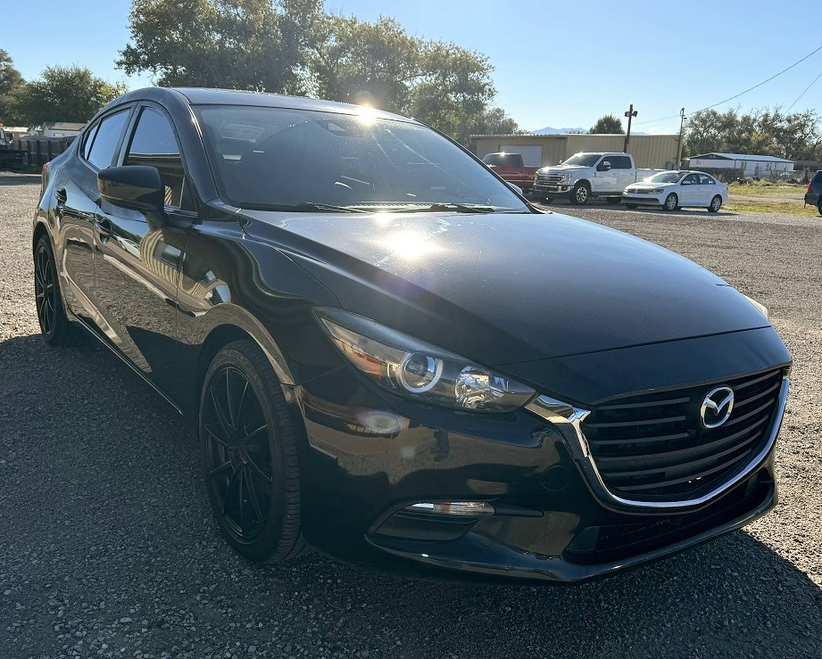 Mazda MAZDA3 i Touring AT 4-Door 2017 Mazda MAZDA3 i Touring AT 4-Door 2017