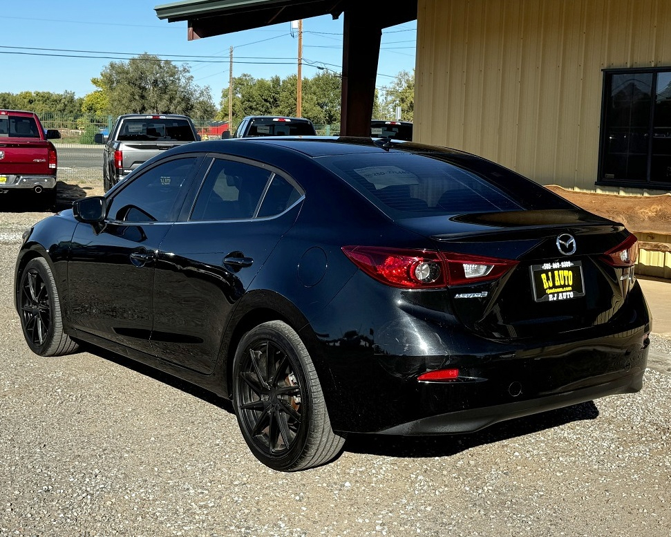 Mazda MAZDA3 i Touring AT 4-Door 2017 Mazda MAZDA3 i Touring AT 4-Door 2017