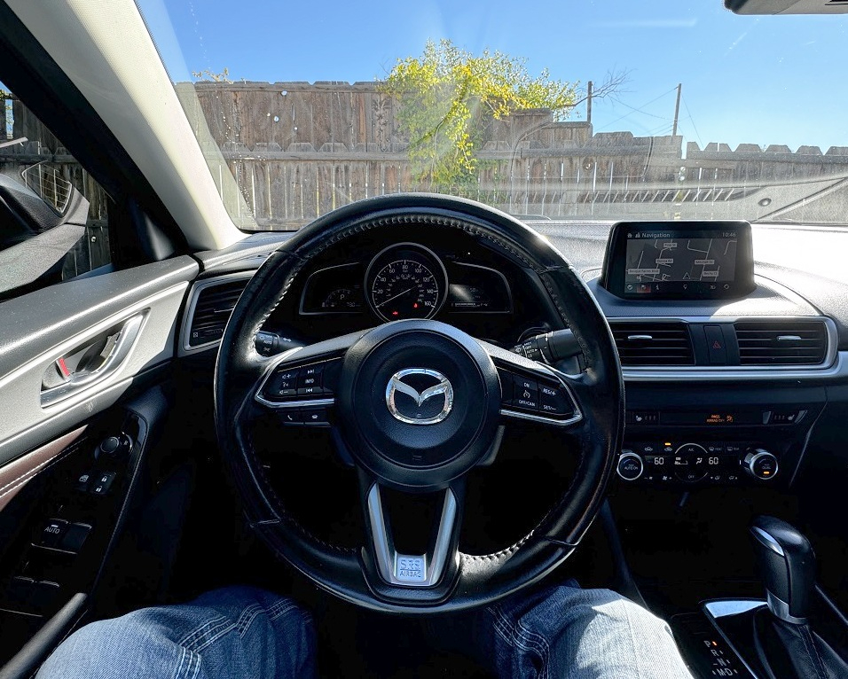 Mazda MAZDA3 i Touring AT 4-Door 2017 Mazda MAZDA3 i Touring AT 4-Door 2017