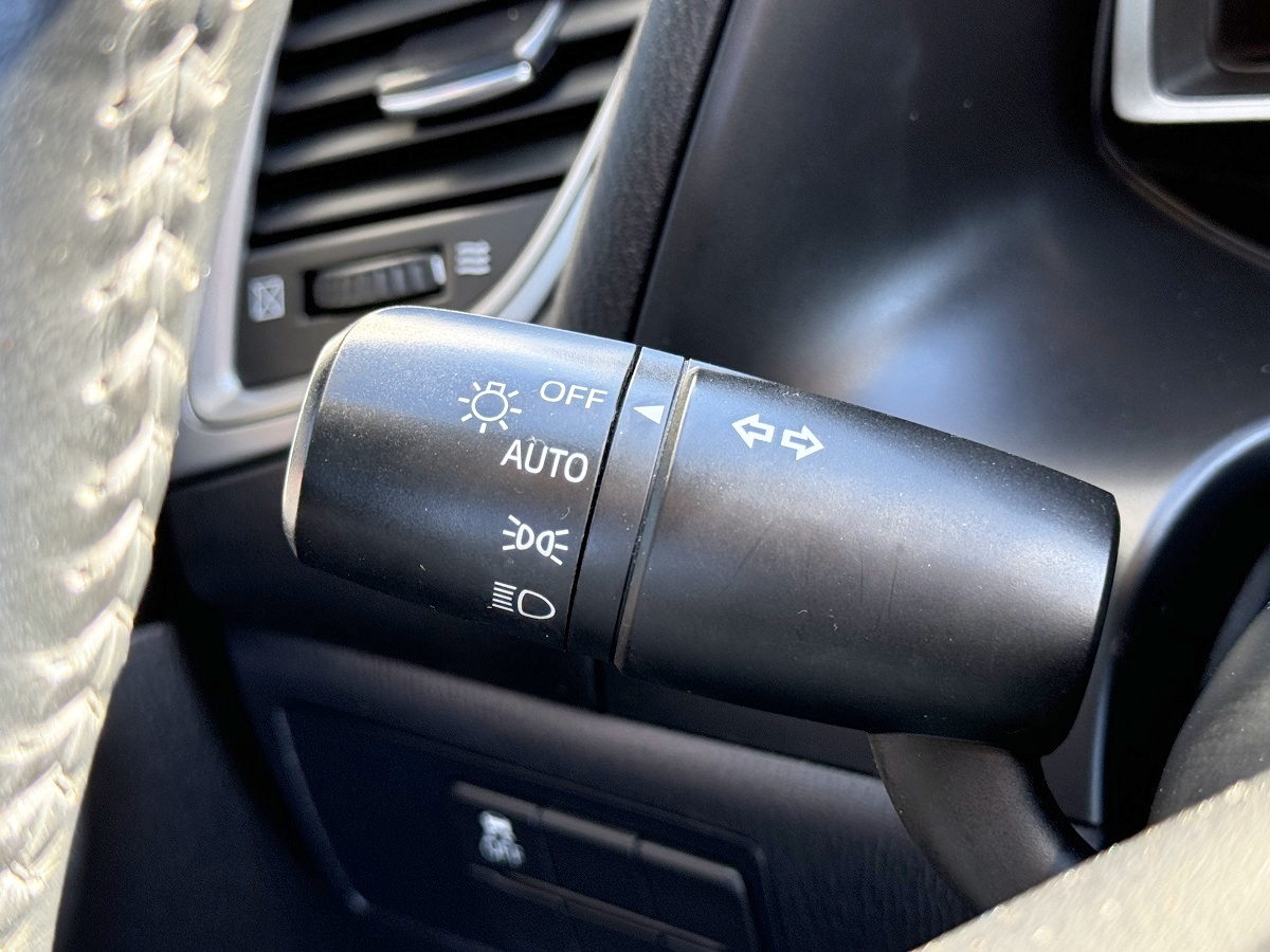 Mazda MAZDA3 i Touring AT 4-Door 2017 Mazda MAZDA3 i Touring AT 4-Door 2017