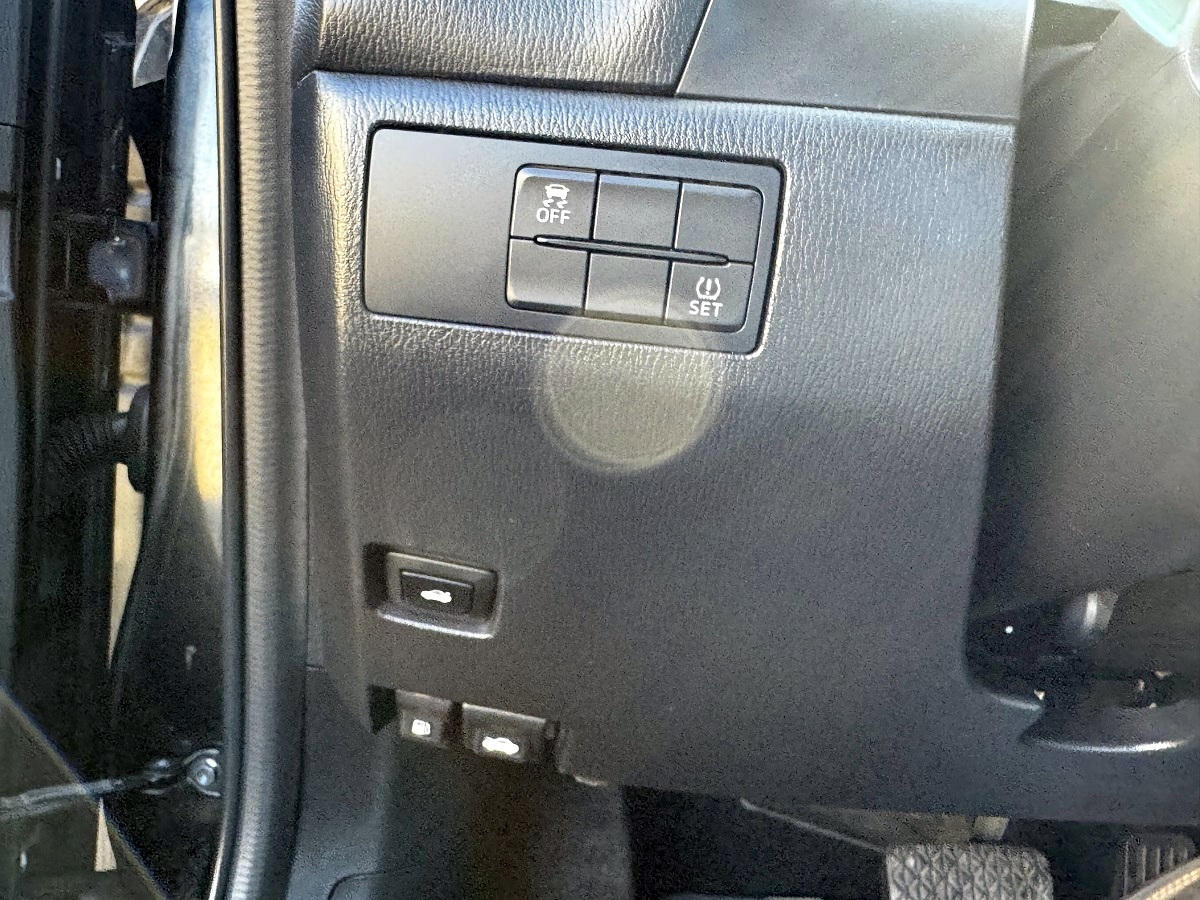 Mazda MAZDA3 i Touring AT 4-Door 2017 Mazda MAZDA3 i Touring AT 4-Door 2017