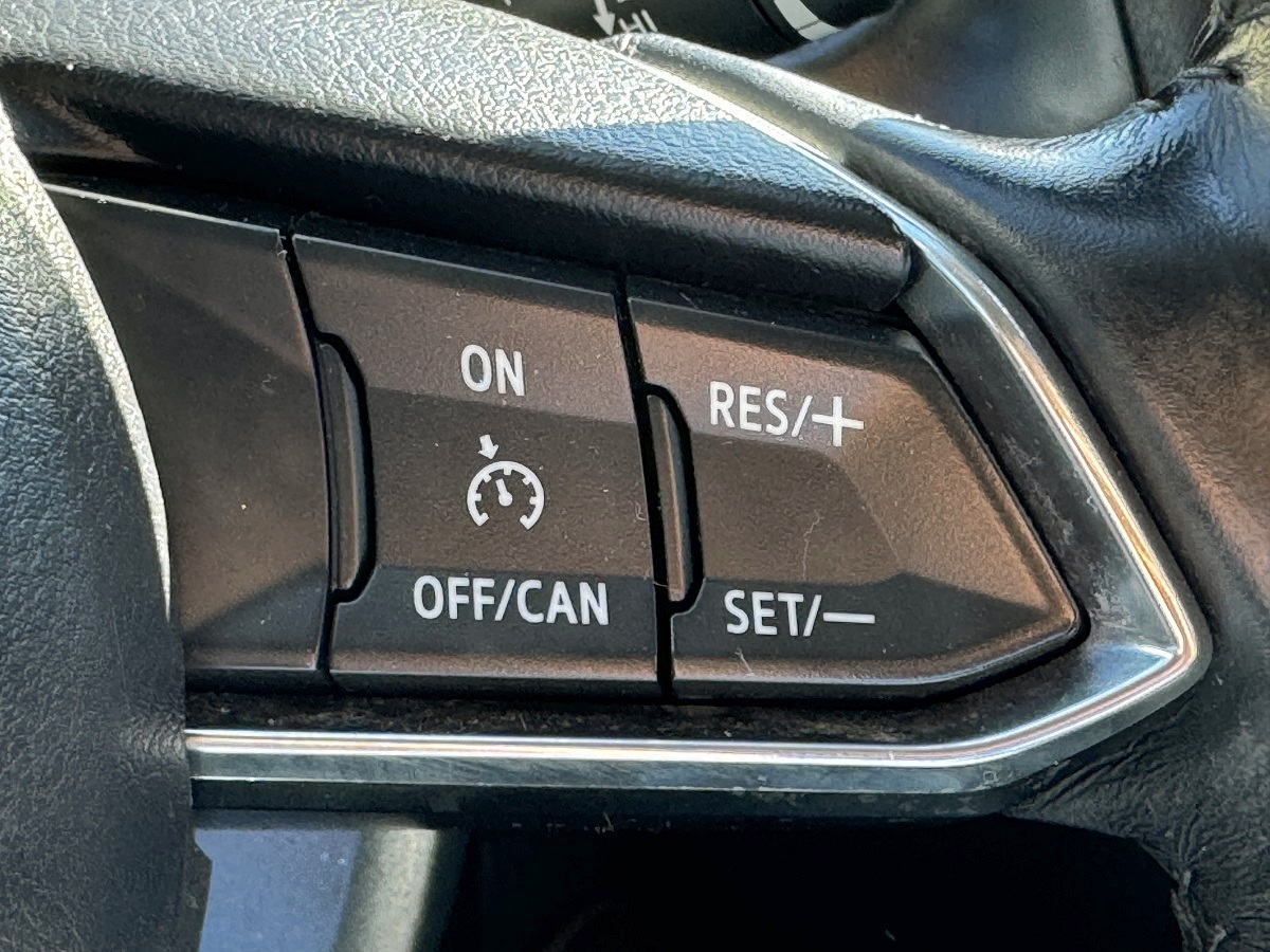 Mazda MAZDA3 i Touring AT 4-Door 2017 Mazda MAZDA3 i Touring AT 4-Door 2017