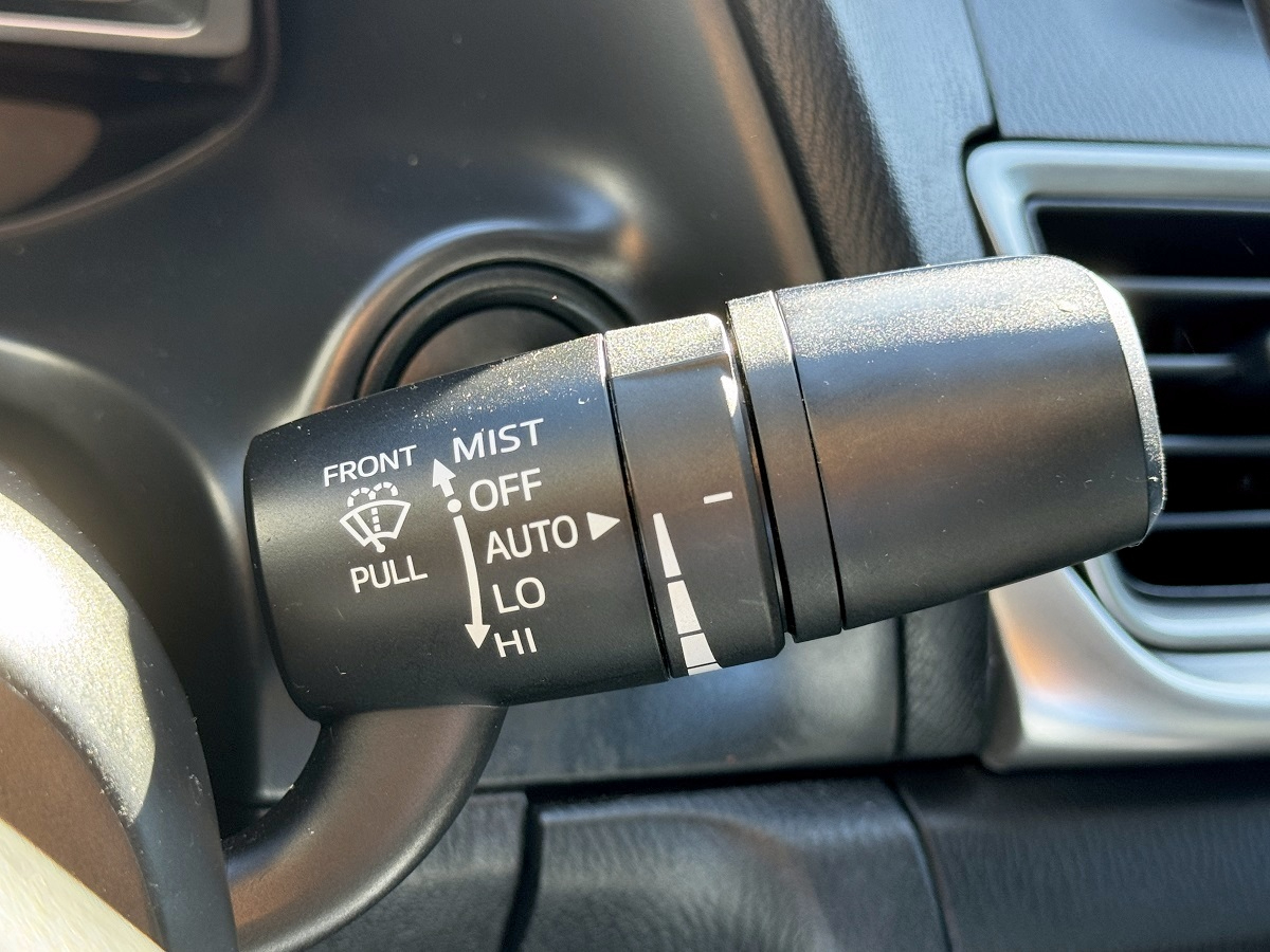 Mazda MAZDA3 i Touring AT 4-Door 2017 Mazda MAZDA3 i Touring AT 4-Door 2017