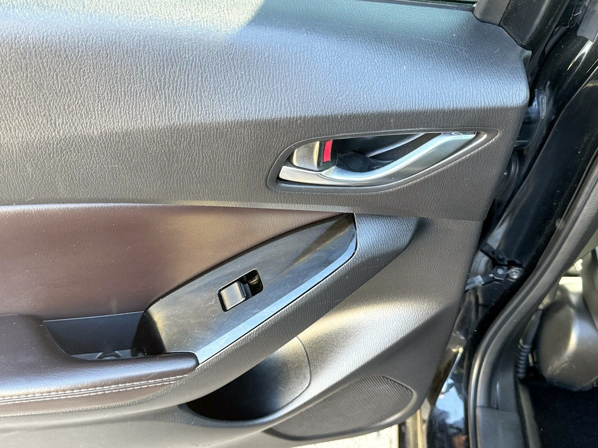 Mazda MAZDA3 i Touring AT 4-Door 2017 Mazda MAZDA3 i Touring AT 4-Door 2017