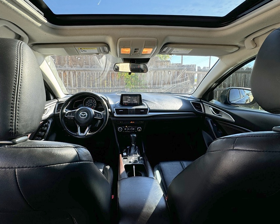 Mazda MAZDA3 i Touring AT 4-Door 2017 Mazda MAZDA3 i Touring AT 4-Door 2017