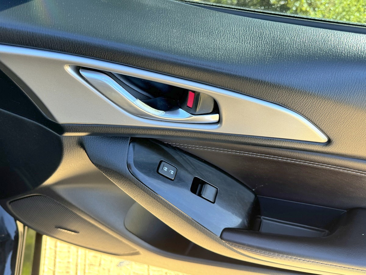 Mazda MAZDA3 i Touring AT 4-Door 2017 Mazda MAZDA3 i Touring AT 4-Door 2017